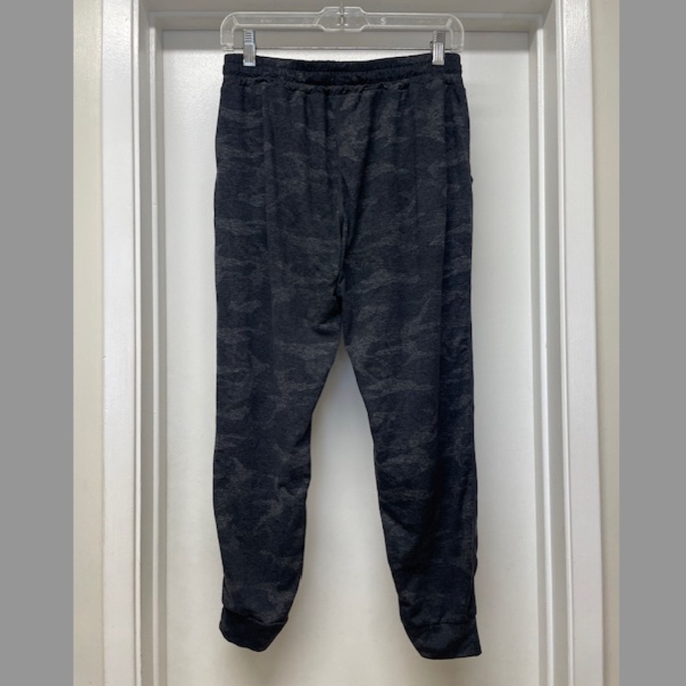 Vuori Performance Joggers Camo Pants - Picture 7 of 8